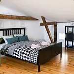 Cozy Mansard Old Town Aptartment, Ac *