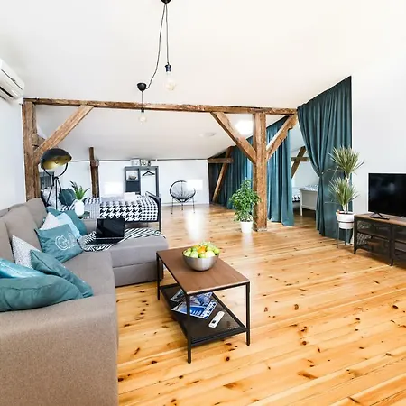 Апартаменты Cozy Mansard Old Town Aptartment, Ac Рига