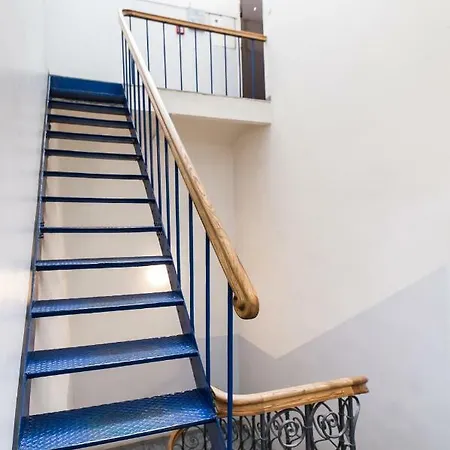 Cozy Mansard Old Town Aptartment, Ac