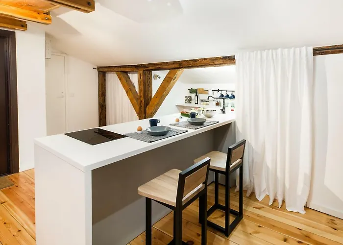 Cozy Mansard Old Town Aptartment, Ac *