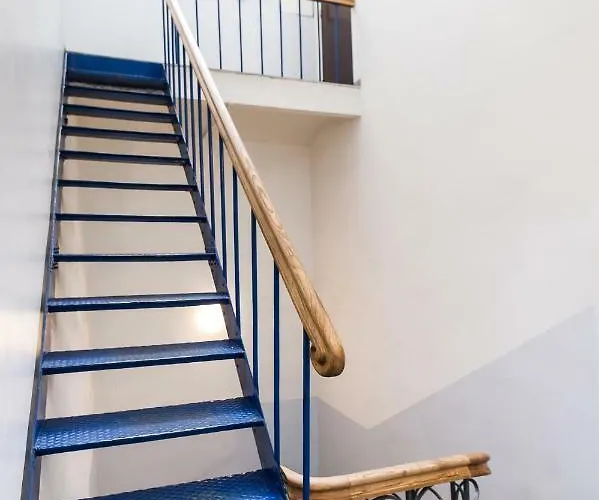 Cozy Mansard Old Town Aptartment, Ac