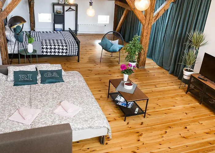 Cozy Mansard Old Town Aptartment, Ac