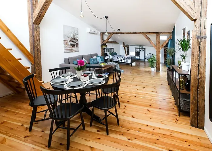 Cozy Mansard Old Town Aptartment, Ac * 里加