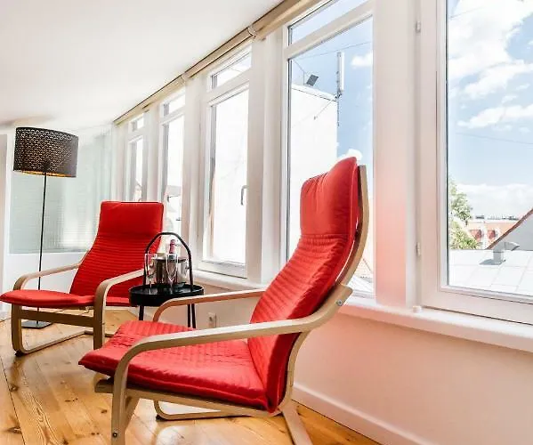 Cozy Mansard Old Town Aptartment, Ac 公寓