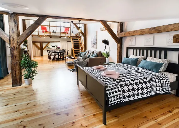 公寓 Cozy Mansard Old Town Aptartment, Ac *